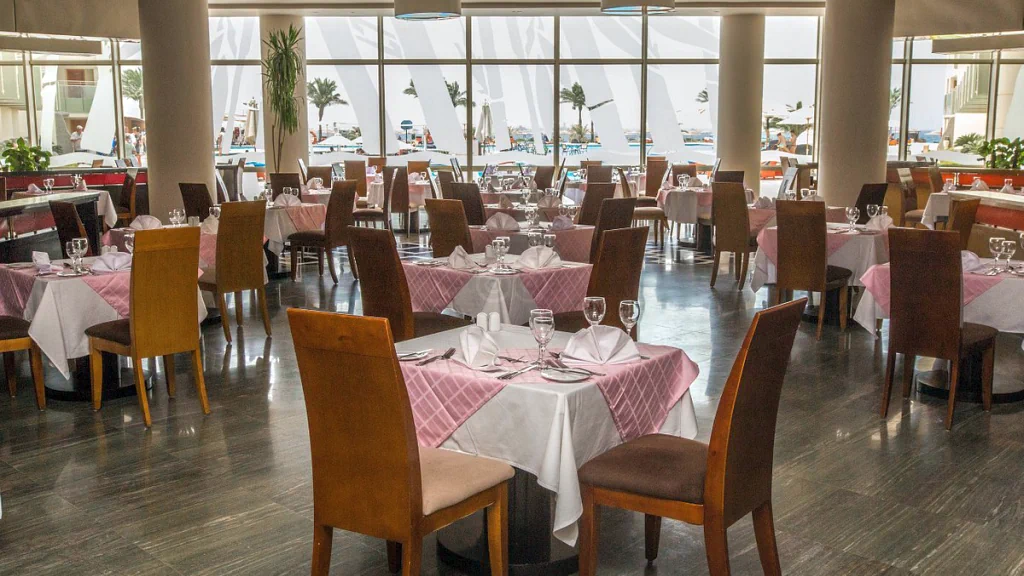 الفندق بارسلو تيران ريزورت - شرم الشيخ